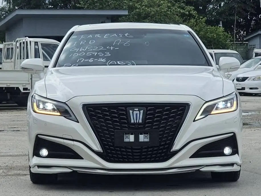 Toyota Crown G Hybrid 2018